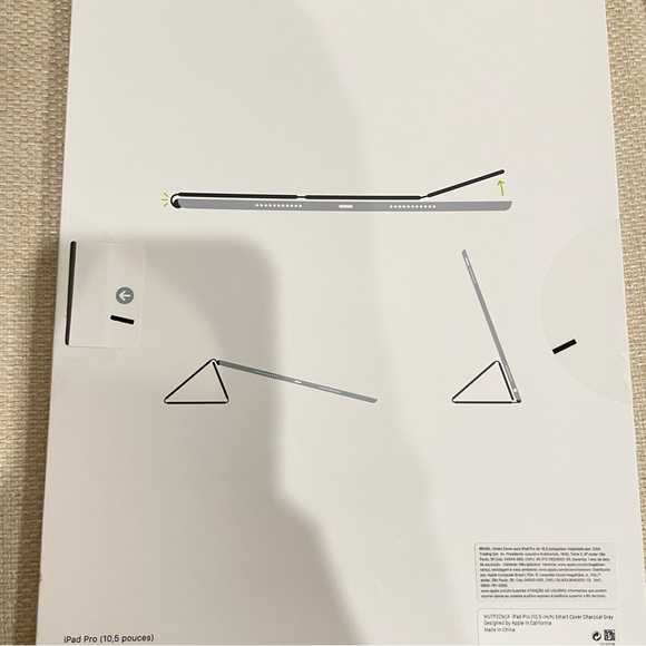 NEW iPad Pro 10.5 inch Smart Cover Charcoal Gray - Picture 2 of 3
